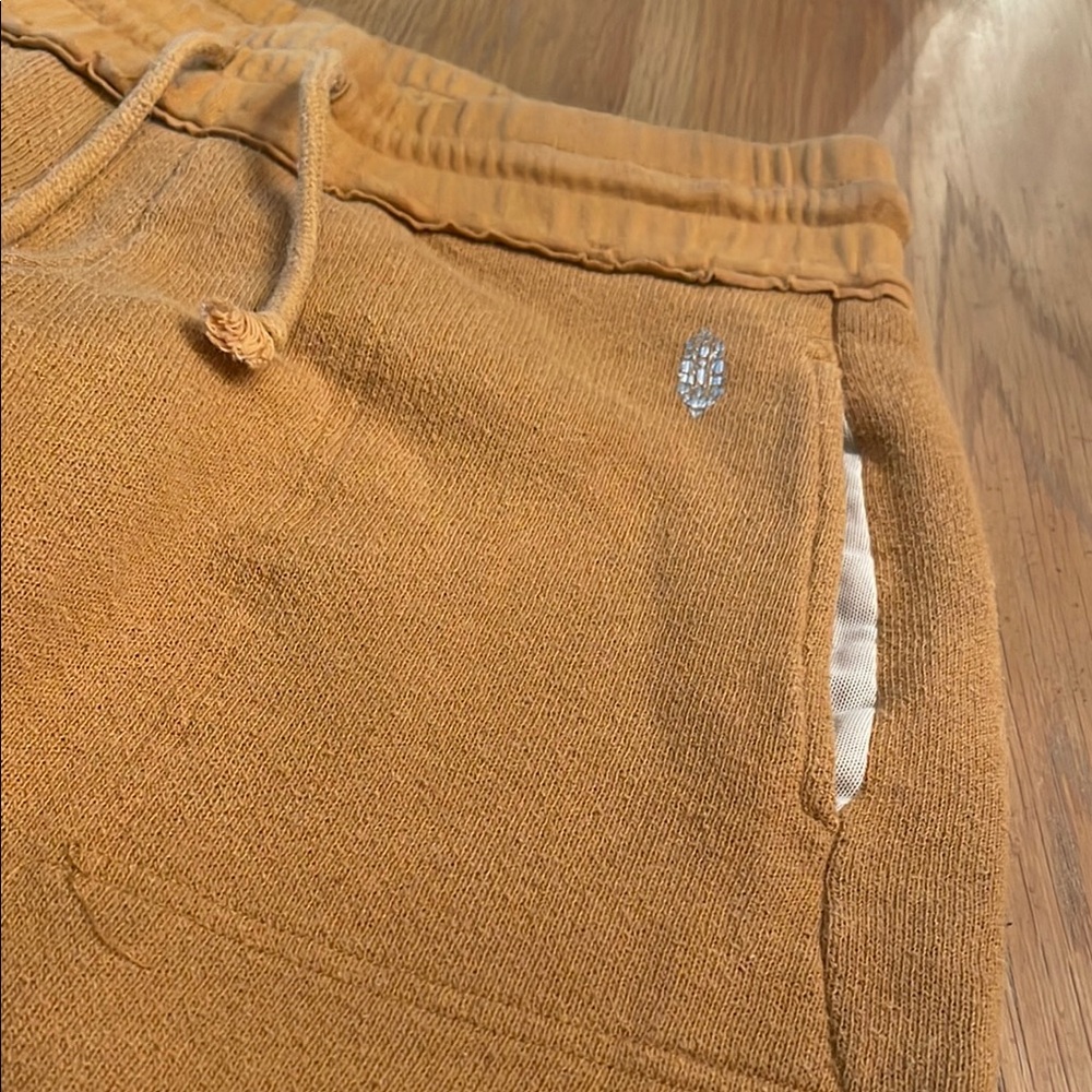 CROPPED FREE PEOPLE MOVEMENT Mustard Sweatpants - Picture 6 of 10